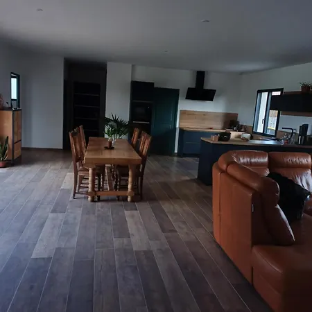 Les Terrasses De Baine Vakantiehuis *